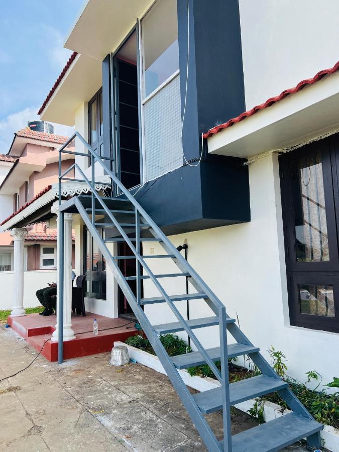 Teyt Castle Villa Ooty Buitenkant foto